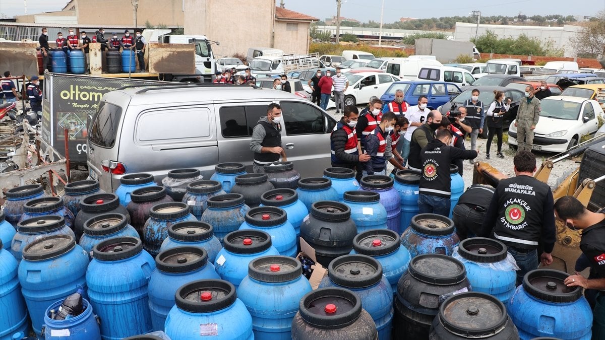 Manisa'da 20 ton kaçak şarap ele geçirildi