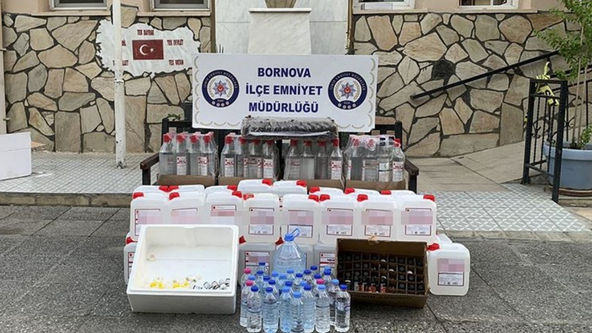 İzmir'de kokoreççiye sahte içki operasyonu: 1 gözaltı