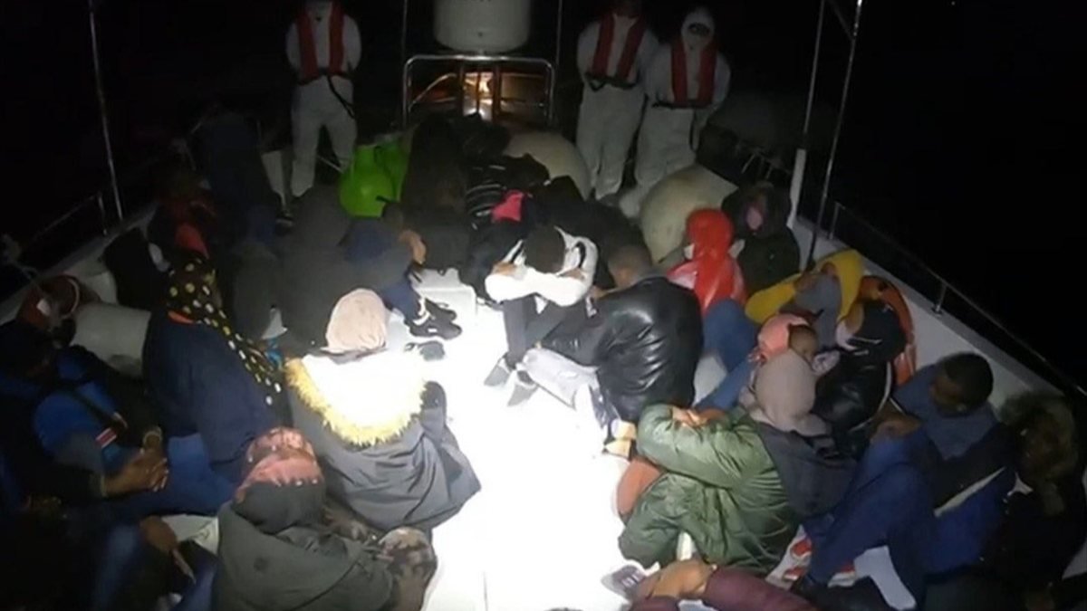 Aydın'da, 28 düzensiz göçmen kurtarıldı