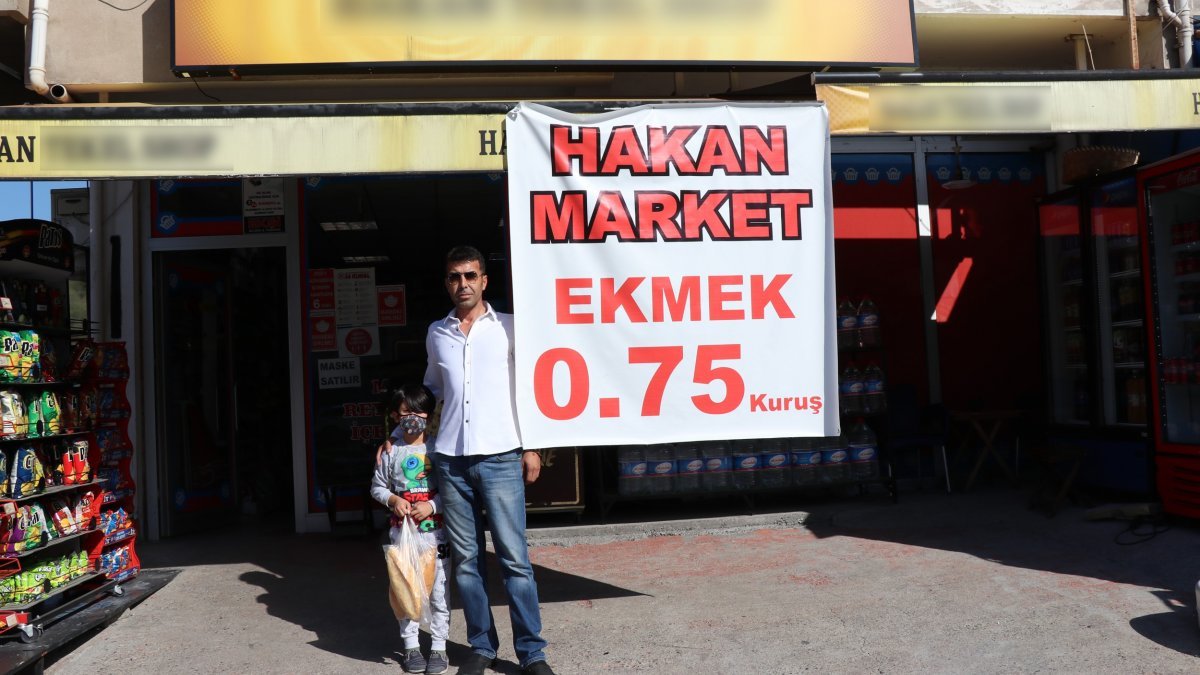 Zonguldak'ta ekmeği 0,75 kuruştan satan mahalle bakkalı vatandaşları mutlu etti