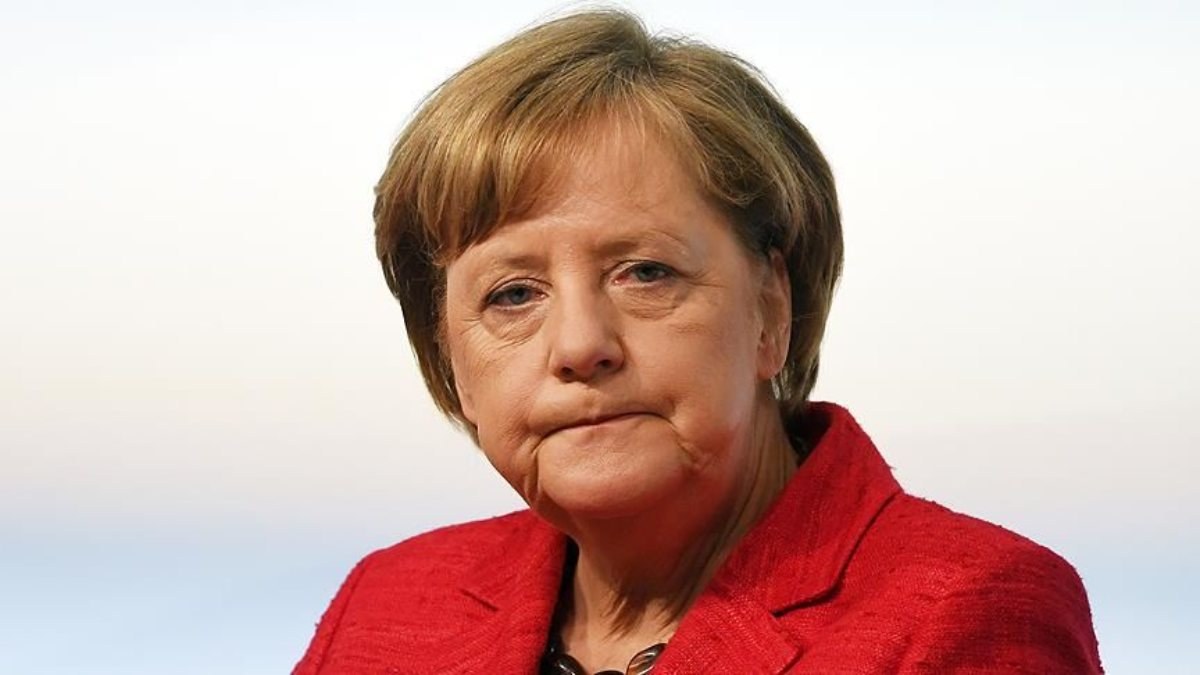 Almanya Başbakanı Angela Merkel: Yoğun bakım ünitelerine aşırı yükleme olabilir