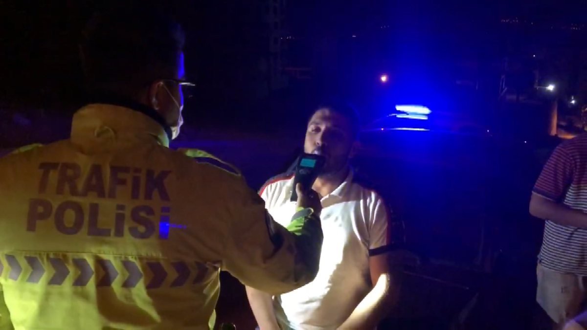 Kahramanmaraş'ta alkollü ve ehliyetsiz sürücü kovalamaca sonucu yakalandı