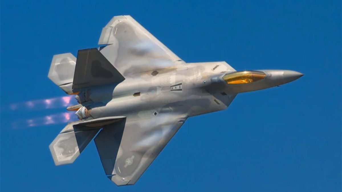 İsrail basını: BAE’ye F-35'e yeşil ışık yakan İsrail, ABD’den F-22 istedi