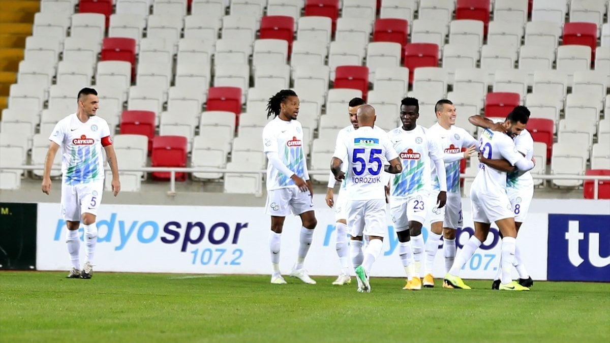 Çaykur Rizespor, deplasmanda Demir Grup Sivasspor'u yendi