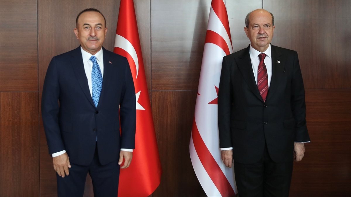 KKTC Cumhurbaşkanı Ersin Tatar, Dışişleri Bakanı Mevlüt Çavuşoğlu'nu kabul etti