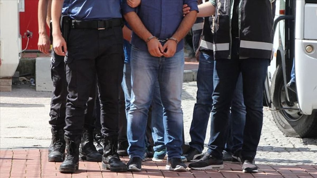 Yunanistan sınırında 13 FETÖ üyesi ile 1 terörist yakalandı