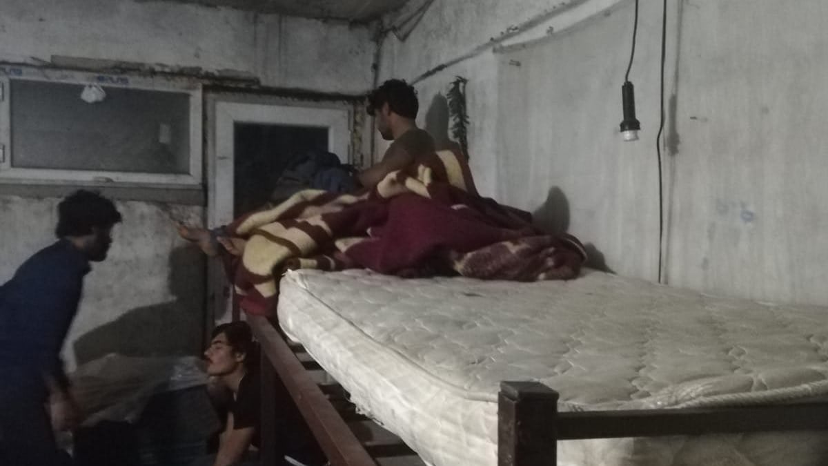 Kocaeli’de aynı evde kalan 17 kaçak göçmen yakalandı