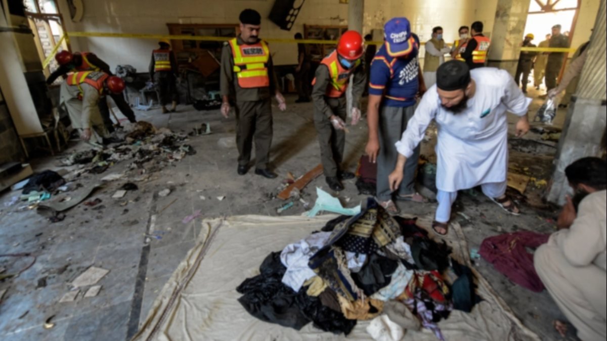 Pakistan'da okula saldırı