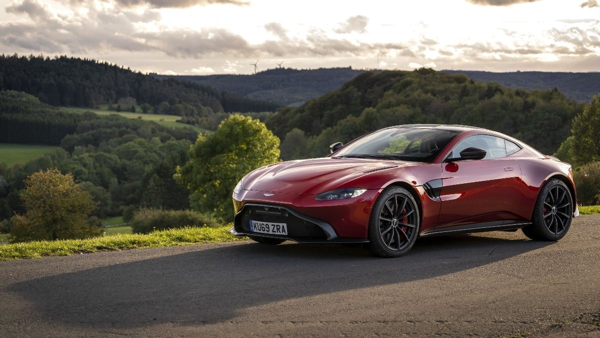 Mercedes, Aston Martin'i kurtarma planları kapsamında hisselerini artıracak