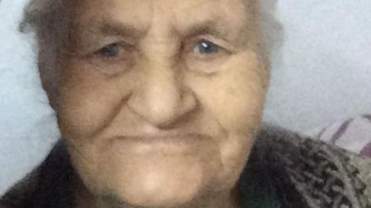 İzmir'de depremden kurtulan yaşlı kadın deniz sularına kapıldı