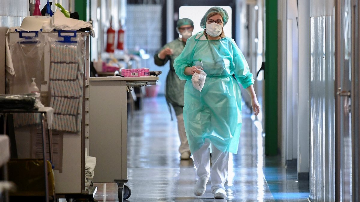 İtalya'da koronavirüsten ölenlerin sayısı 40 bini geçti