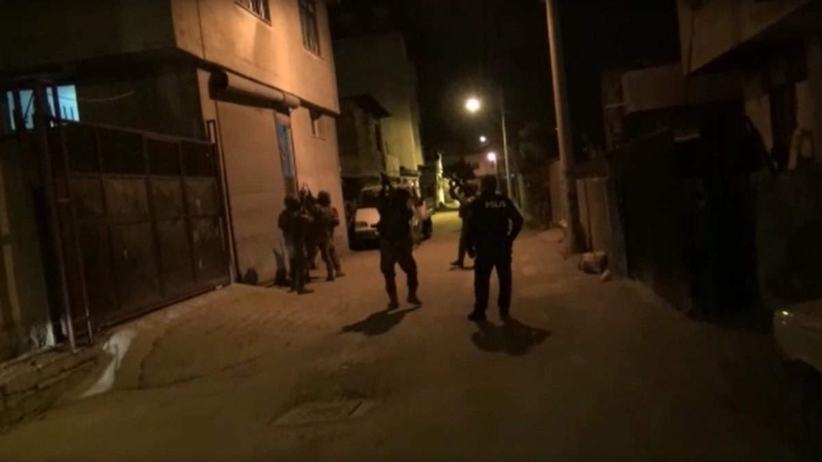 Adana merkezli DEAŞ operasyonu: 19 gözaltı