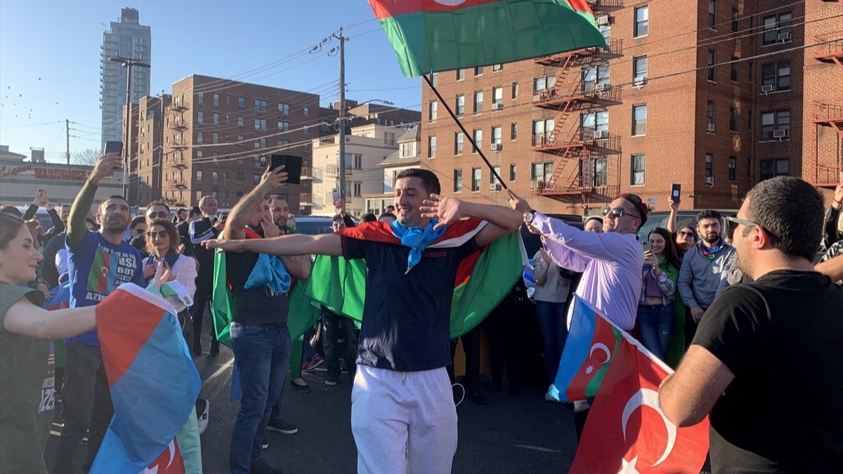 New York'taki Azerbaycanlılar, Şuşa'nın işgalden kurtarılmasını sevinçle karşıladı