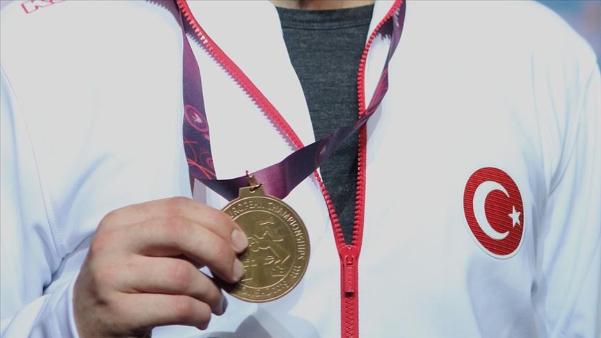 Milli güreşçiler, Polonya'da 34 madalya kazandı