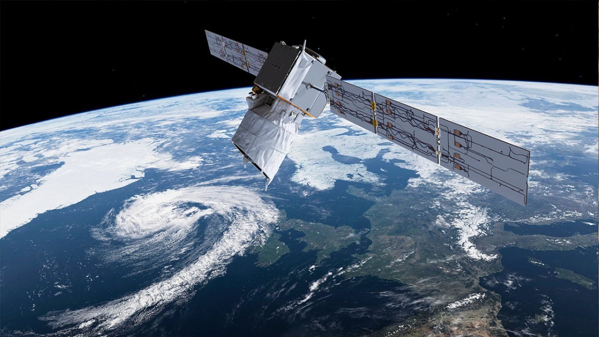 NASA, internet uydularının çarpışma riskini artırdığı uyarısında bulundu