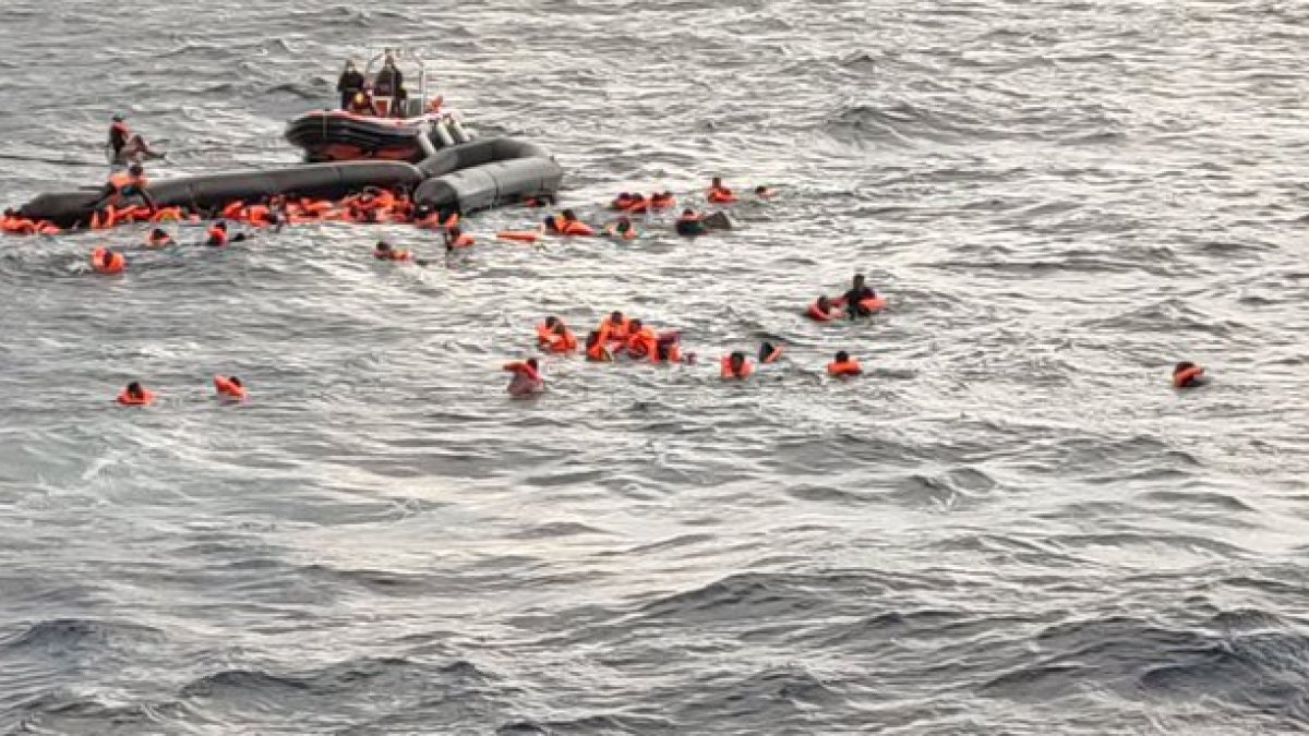 Akdeniz'de göçmen teknesi battı: 1'i bebek 6 kişi ölü