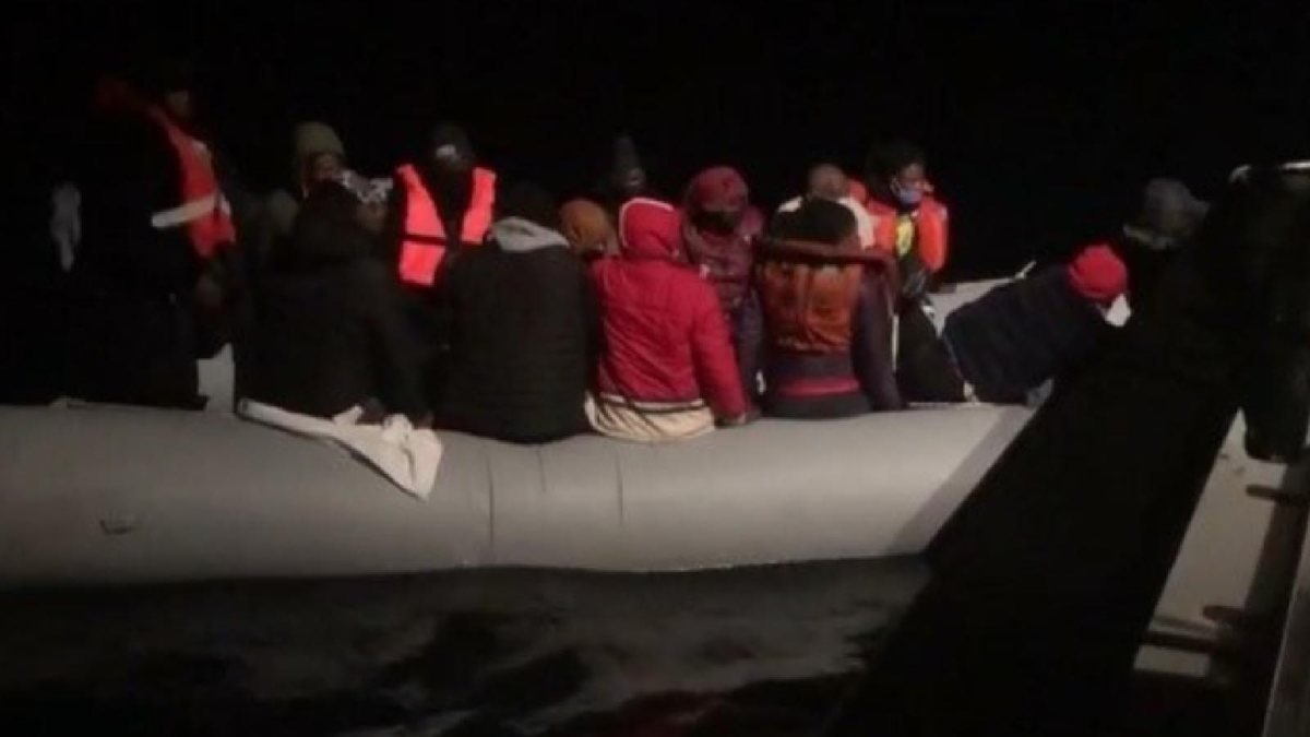 Muğla’da 19 kaçak göçmen kurtarıldı