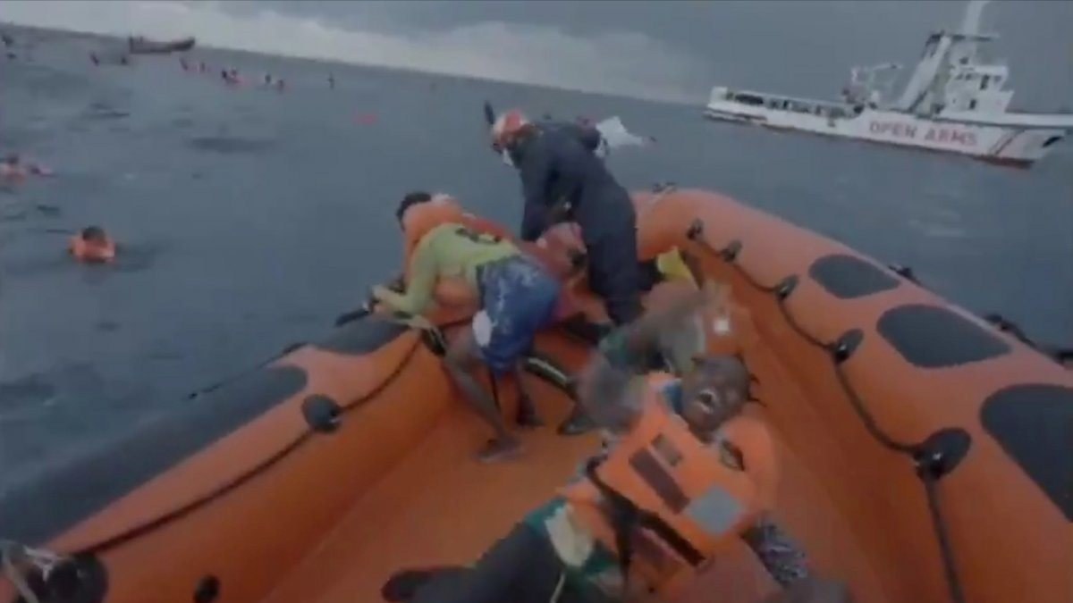 Libya'da batan mülteci teknesinde ölü sayısı arttı