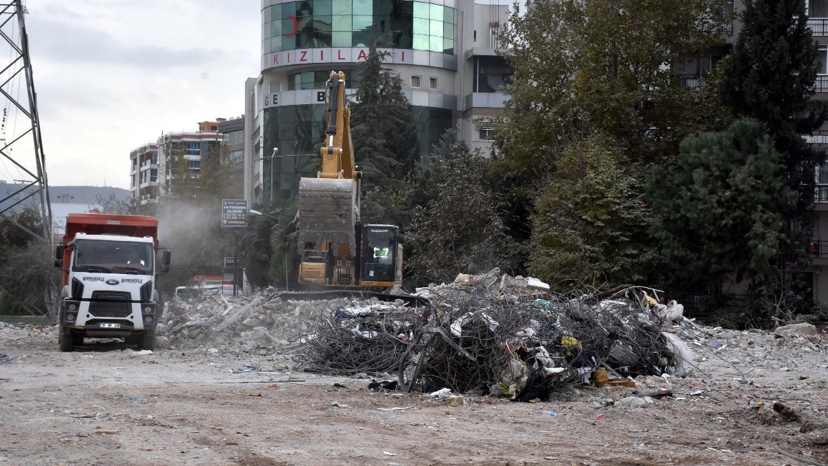 İzmir'de çevreye yayılan asbest, kanser riskini artırabilir