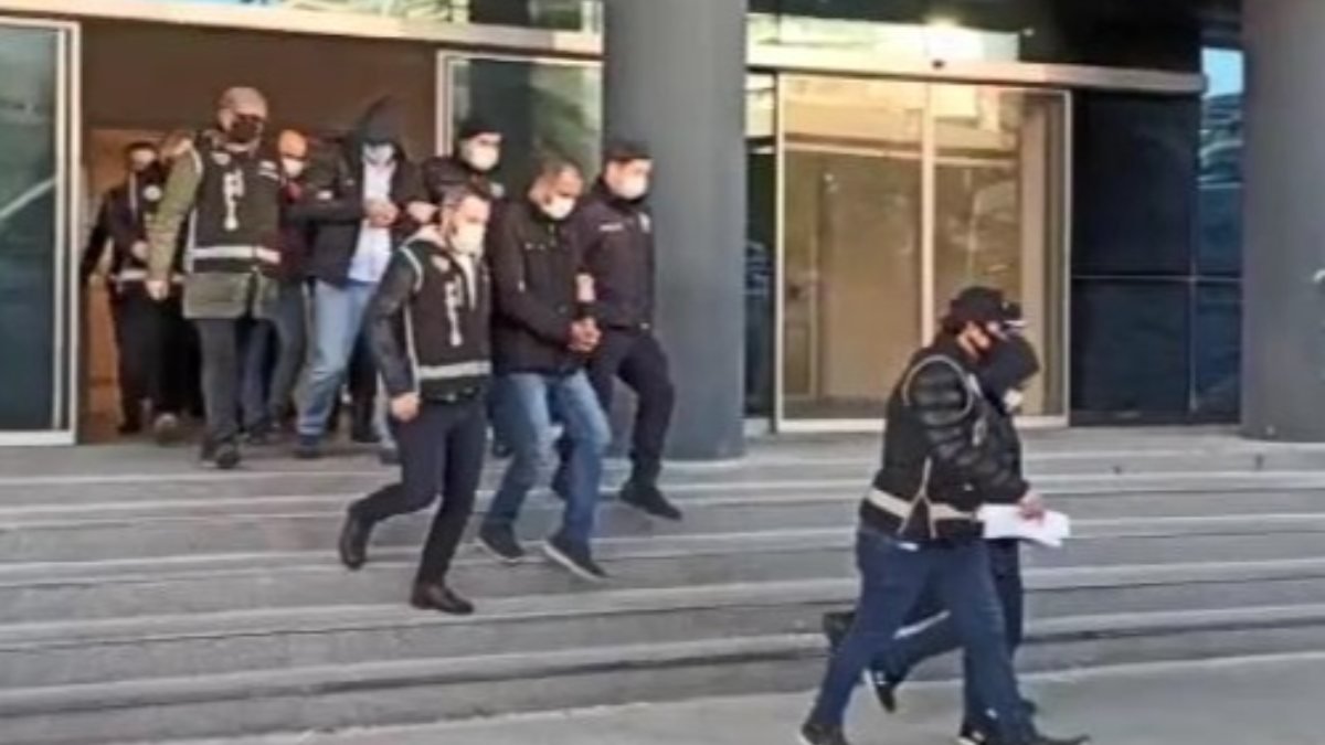 Bursa'da dublör kullanarak tapu değiştiren çete çökertildi: 10 gözaltı