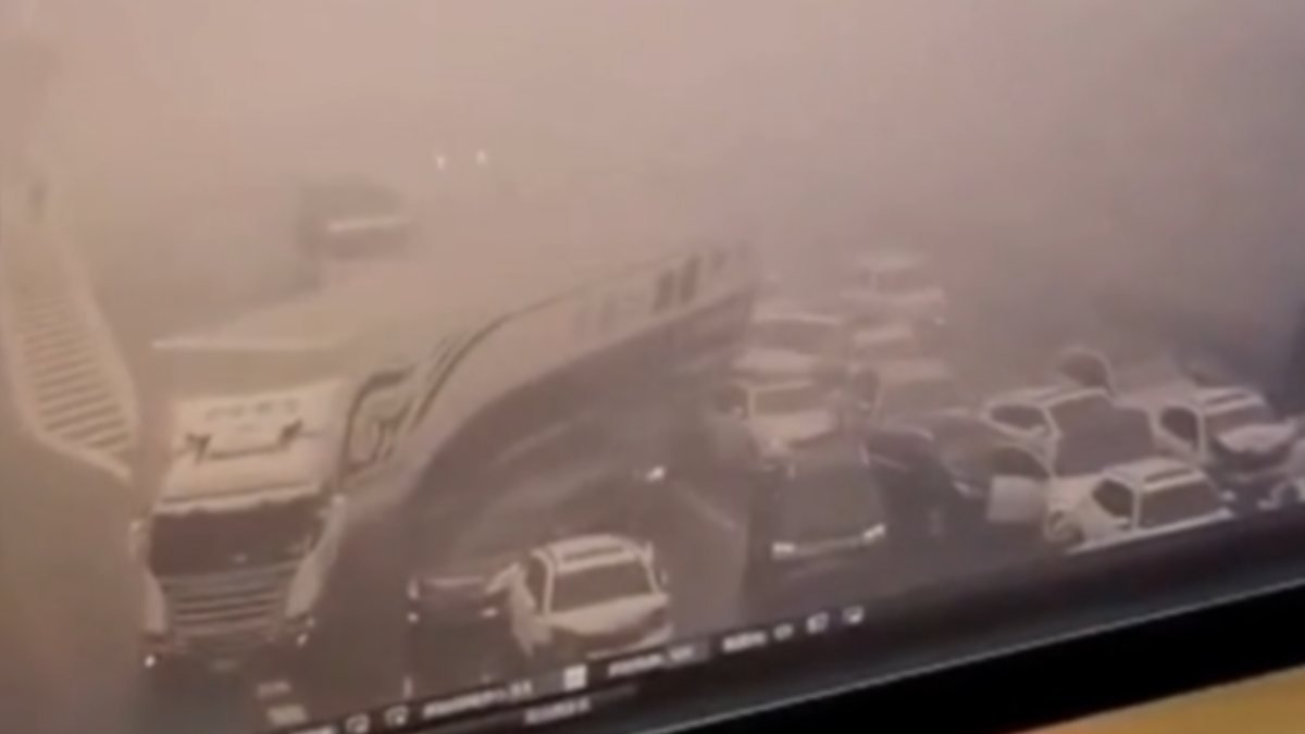 Çin'de zincirleme trafik kazası
