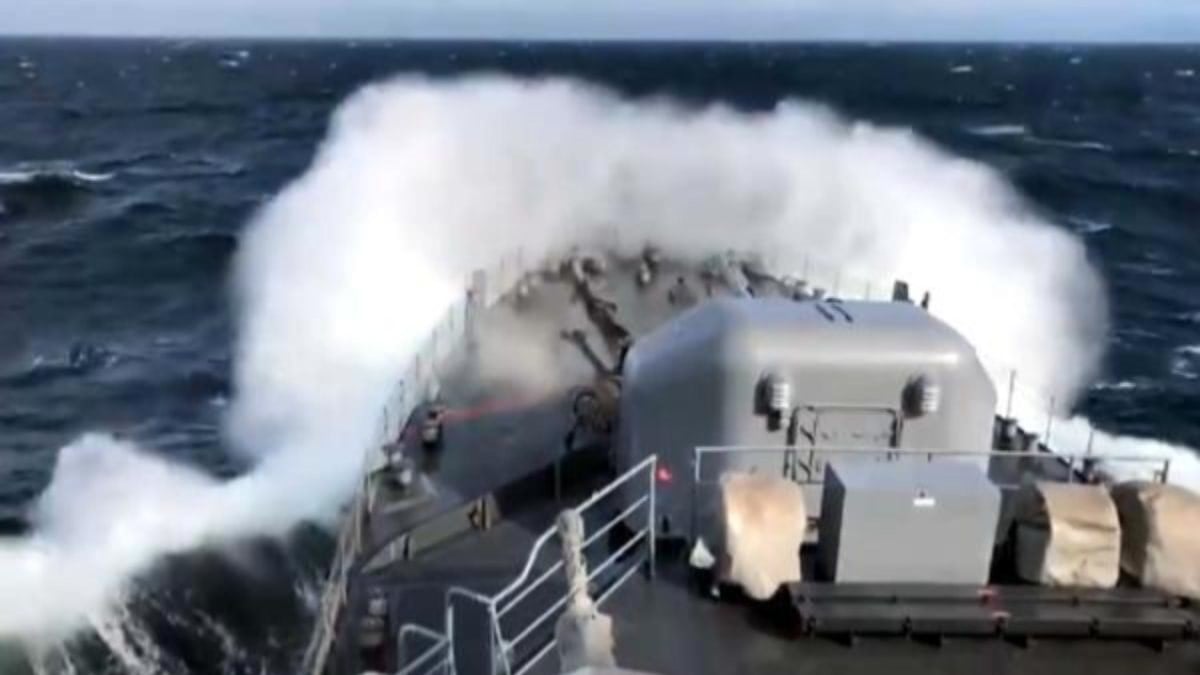 MSB: Deniz Kuvvetleri'ne bağlı gemiler, her şartta faaliyetlerine devam ediyor