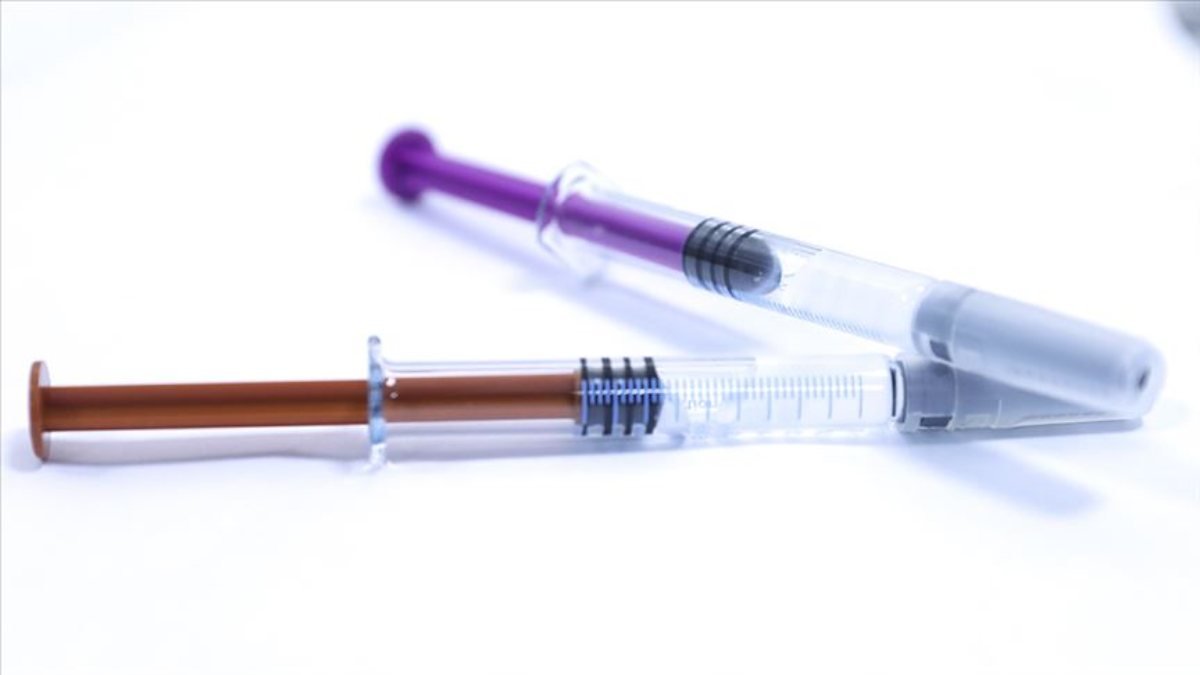 Oxford-AstraZeneca’nın koronavirüs aşısı yüzde 70 koruma sağladı