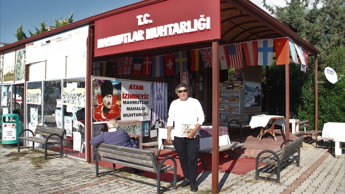 Antalya’da 3 dil bilen muhtar 40 milletten 15 bin yabancıya hizmet ediyor