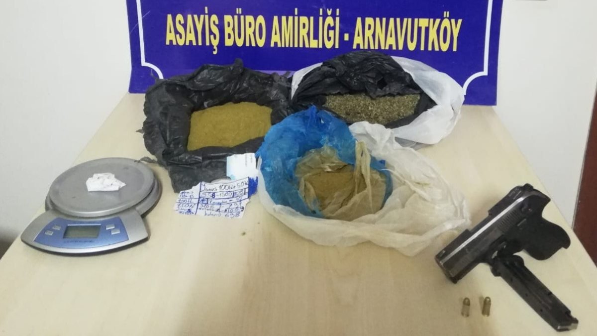 Arnavutköy'deki evden 1,5 kilo uyuşturucu çıktı