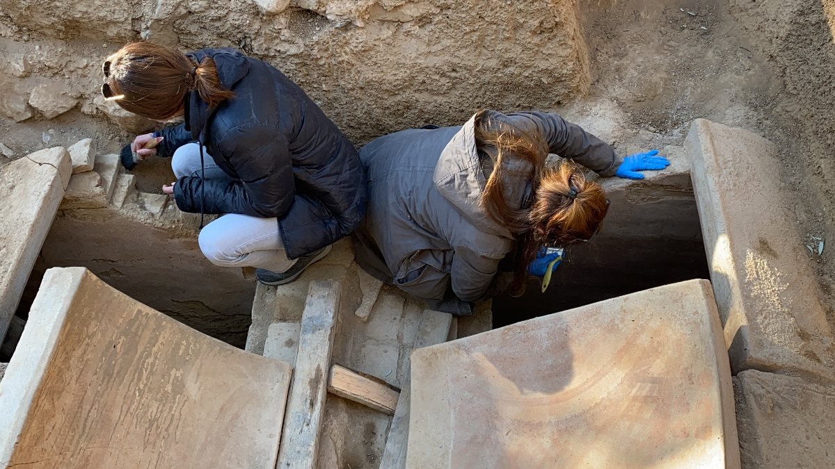 Bursa'da Roma dönemine ait mezar taşı bulundu
