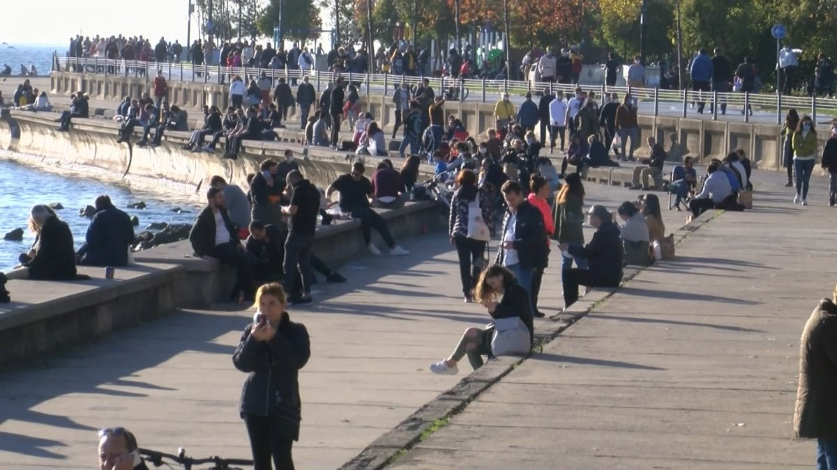 İstanbul'da Caddebostan Sahili'nde ürküten yoğunluk