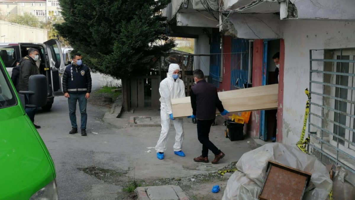 İstanbul'da gece öldürülen genç, kısıtlamanın ardından bulundu