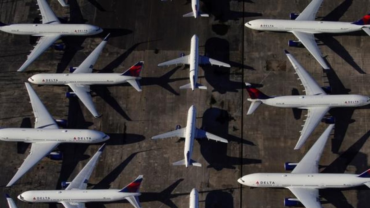 IATA: Hava yolcu trafiği, 2024'e kadar salgın öncesi seviyelere dönmeyecek
