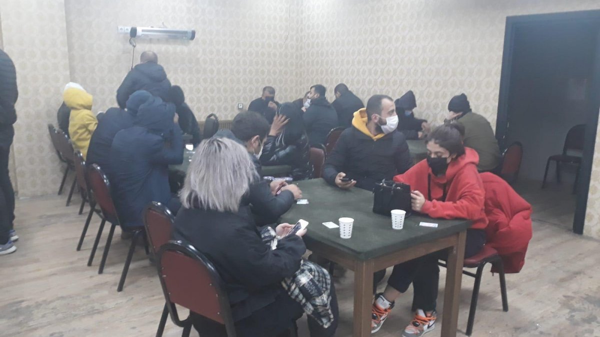 Eskişehir’de kumar oynayan 38 kişiye 166 bin lira ceza
