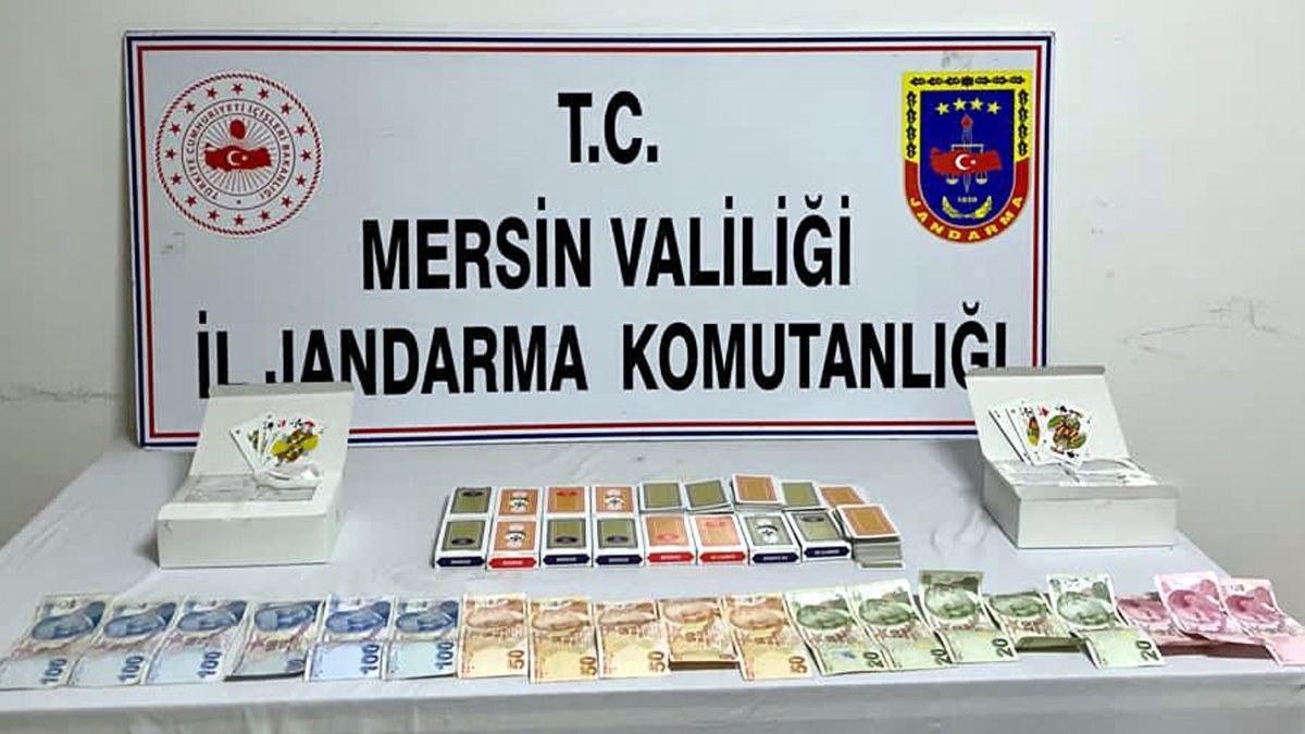 Mersin'de kumar oynayan 11 kişiye 79 bin lira ceza yazıldı