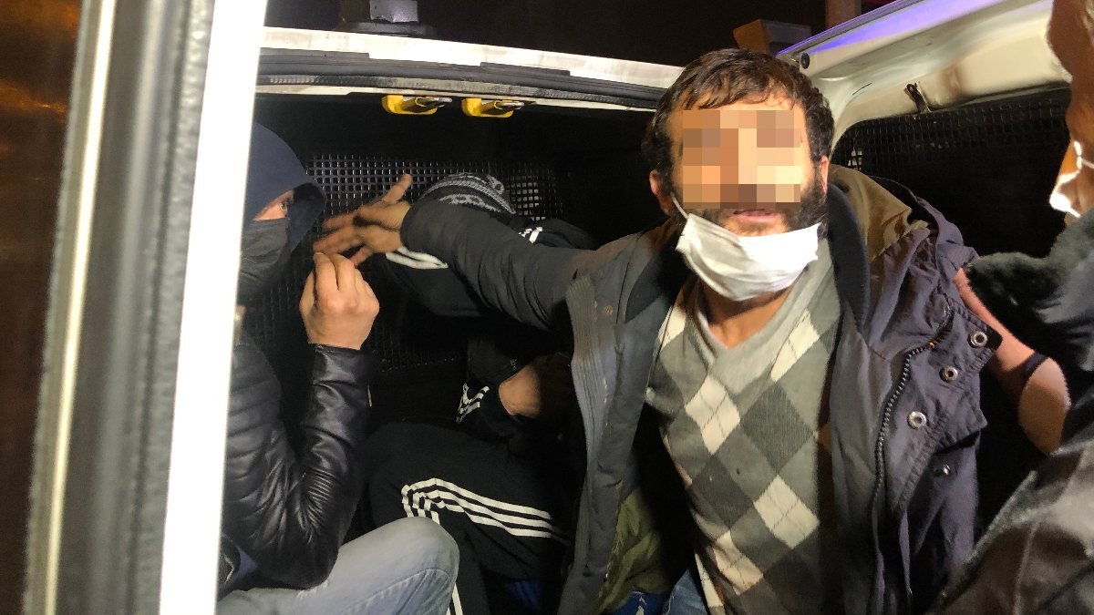 Bursa'da otomobille gezerek uyuşturucu içen 4 şüpheli yakalandı