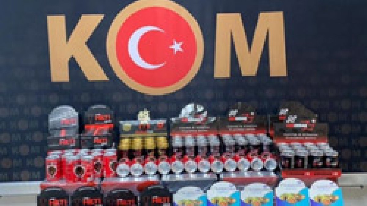 İzmir’de cinsel içerikli ürün ve uyuşturucu ele geçirildi