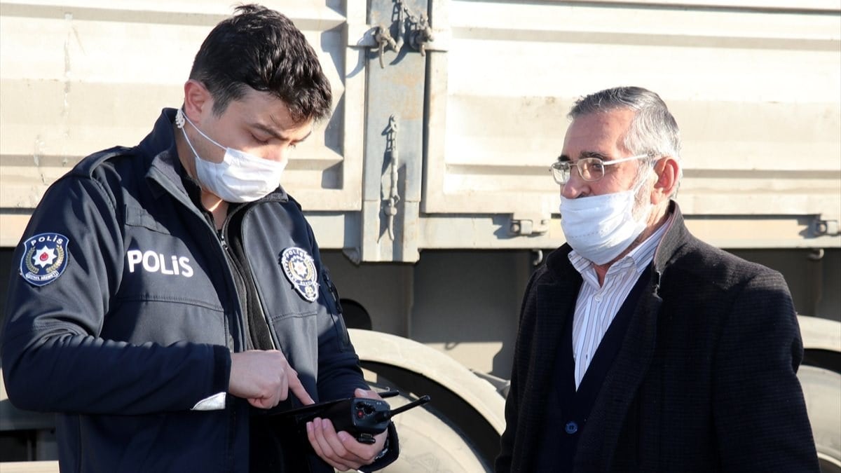 Sivas'ta 'hava almak' için dışarı çıktığını söyleyen kişiye para cezası