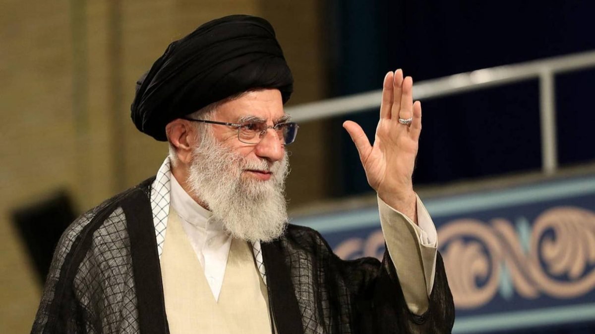 Ayetullah Ali Hamaney kimdir? Öldüğü iddia edilen İran dini lideri Hamaney kaç yaşında?