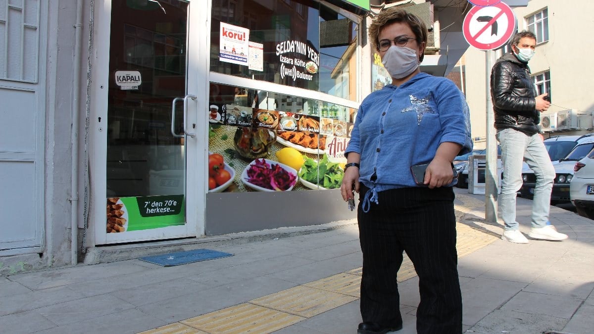 Amasya'nın en küçük kadın esnafı, dükkanını kapattı