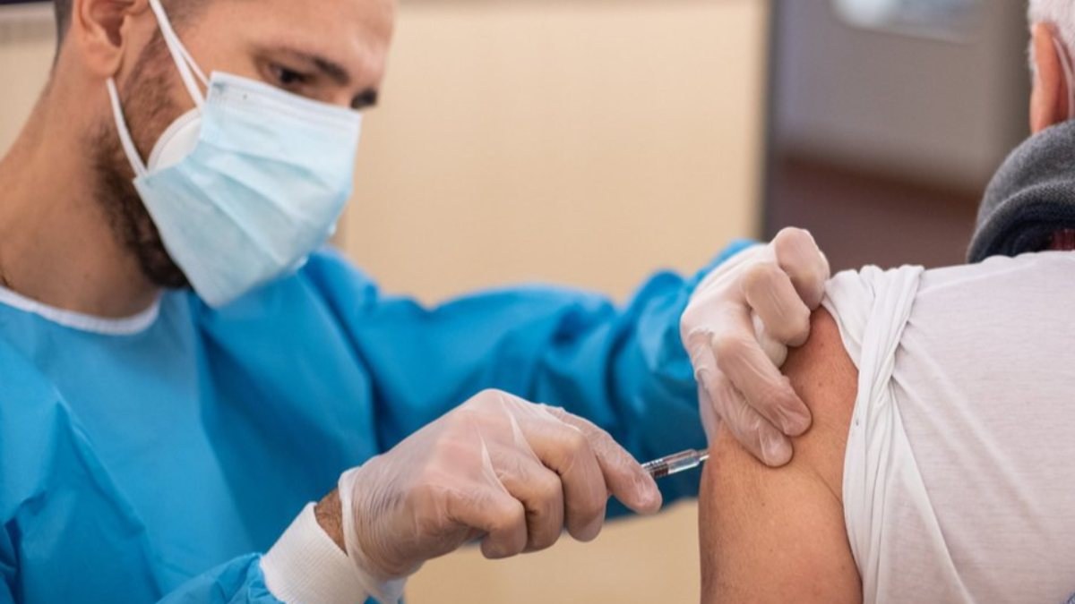 İsrail'de koronavirüs aşısının uygulaması bu ay başlayacak