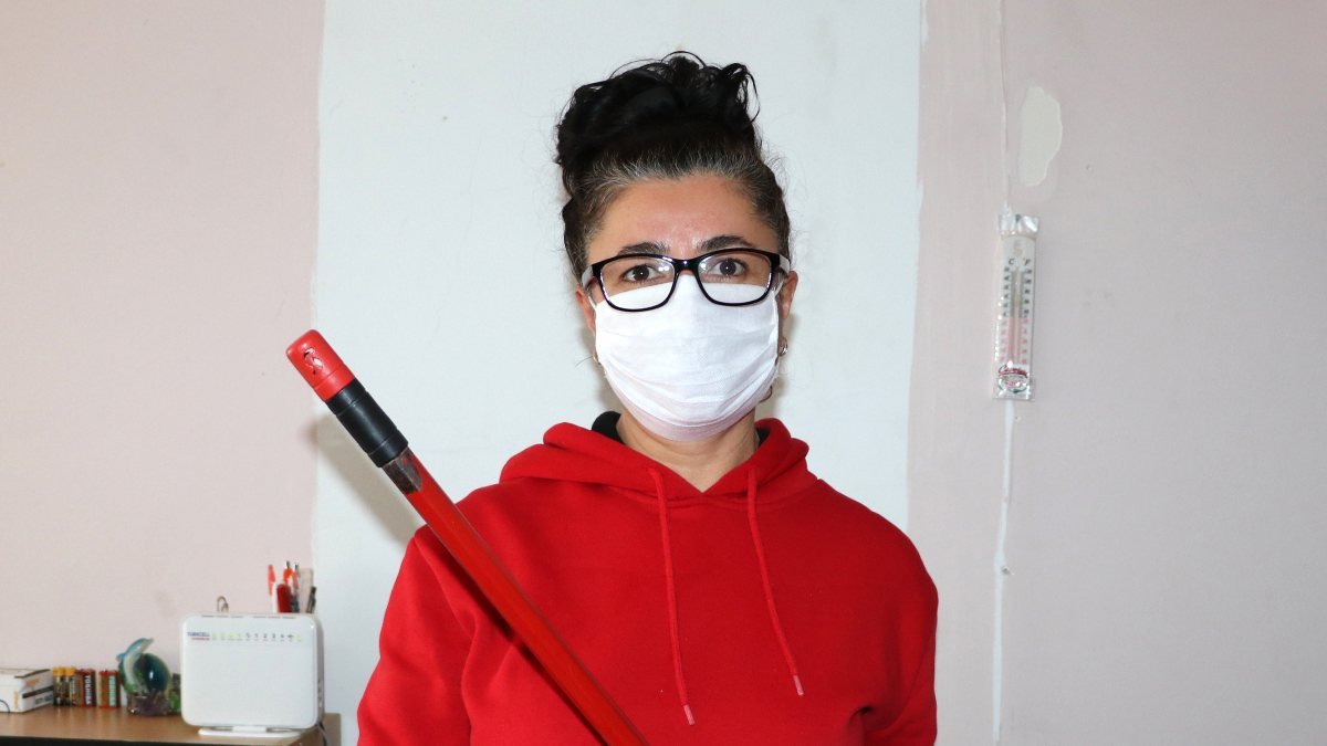 Burdur'da tamirci kadın, paspas sapı silah sayılınca ceza aldı