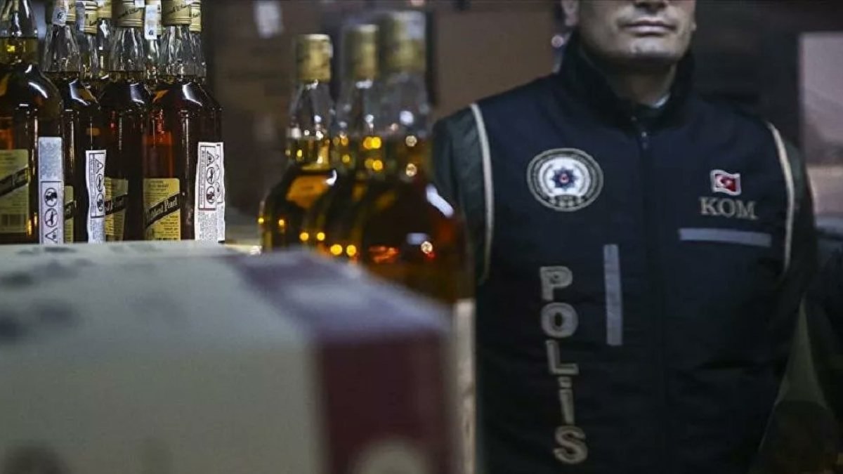 Hafta sonu alkol satışı yasaklandı mı? Marketlerde alkol satışı yasak mı? Tekel bayiler kapandı mı?