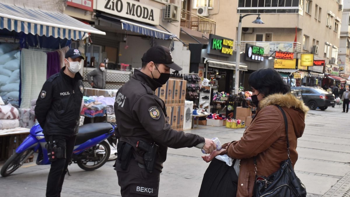 İzmir'deki çarşılarda koronavirüs önlemleri artırıldı