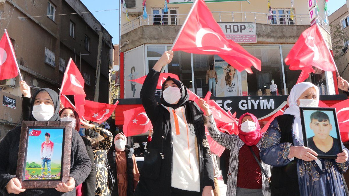 Şırnaklı kadınlar, HDP önündeki eylemlerini 14'üncü haftada da sürdürdü