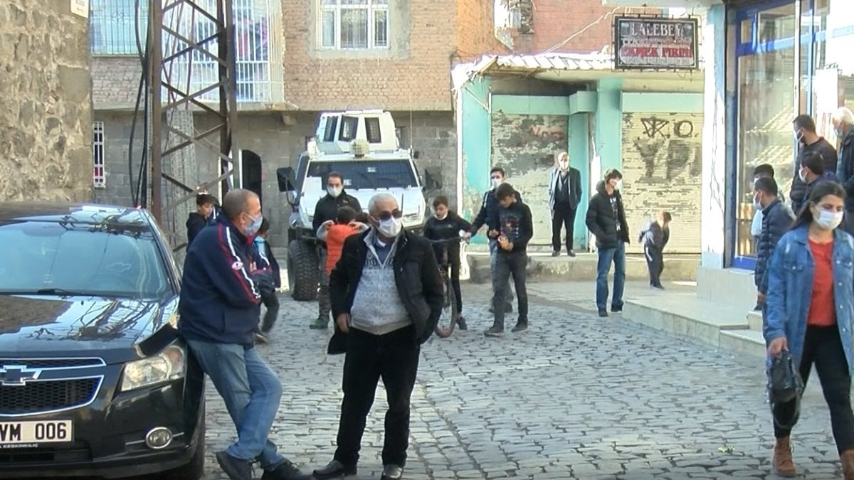 Diyarbakır'da çocuk kaçırmaya çalışan 2 kişi linç edilmek istendi