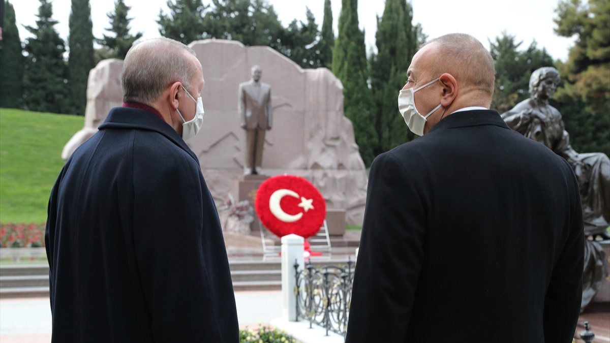 Cumhurbaşkanı Erdoğan'dan, Haydar Aliyev'in kabrine ziyaret