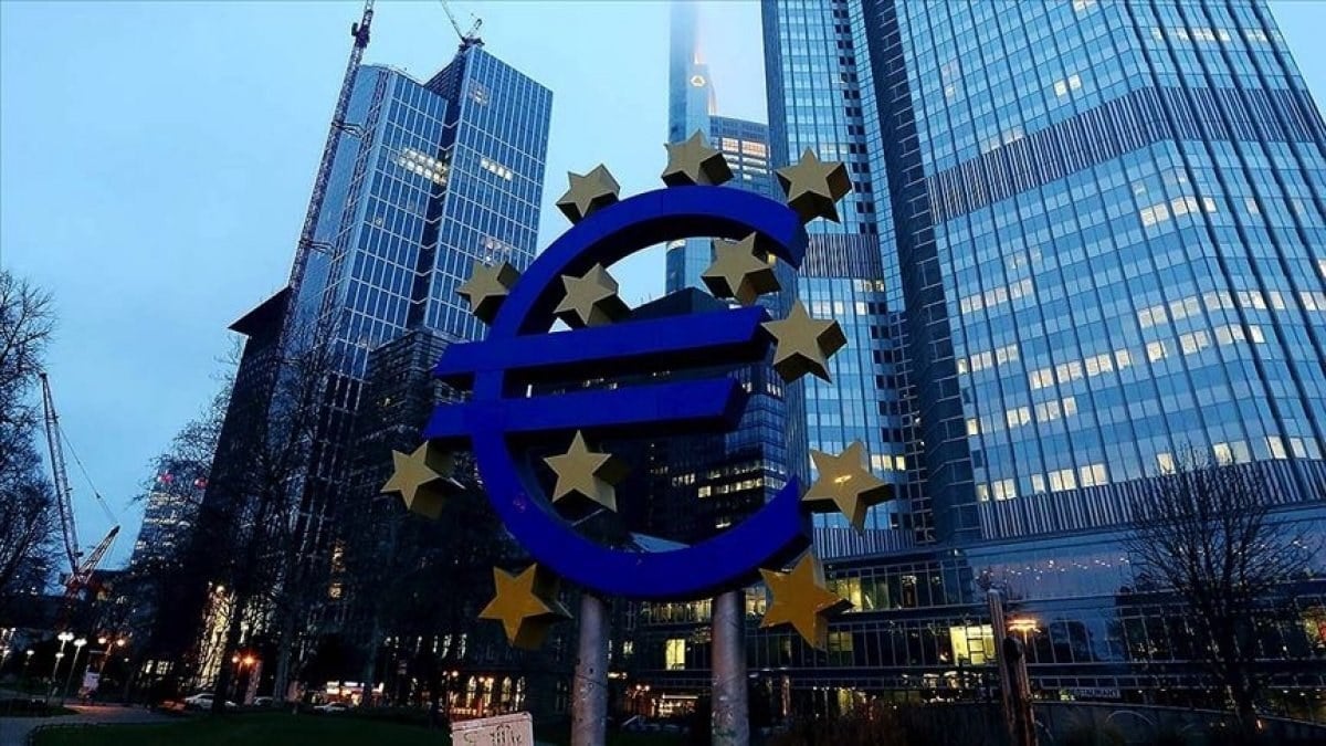 ECB faiz değiştirmedi, pandemi acil varlık alım programını artırdı