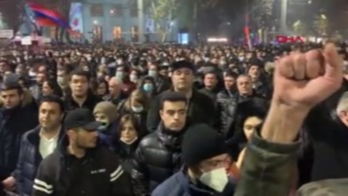 Ermenistan’da Paşinyan protestoları devam ediyor