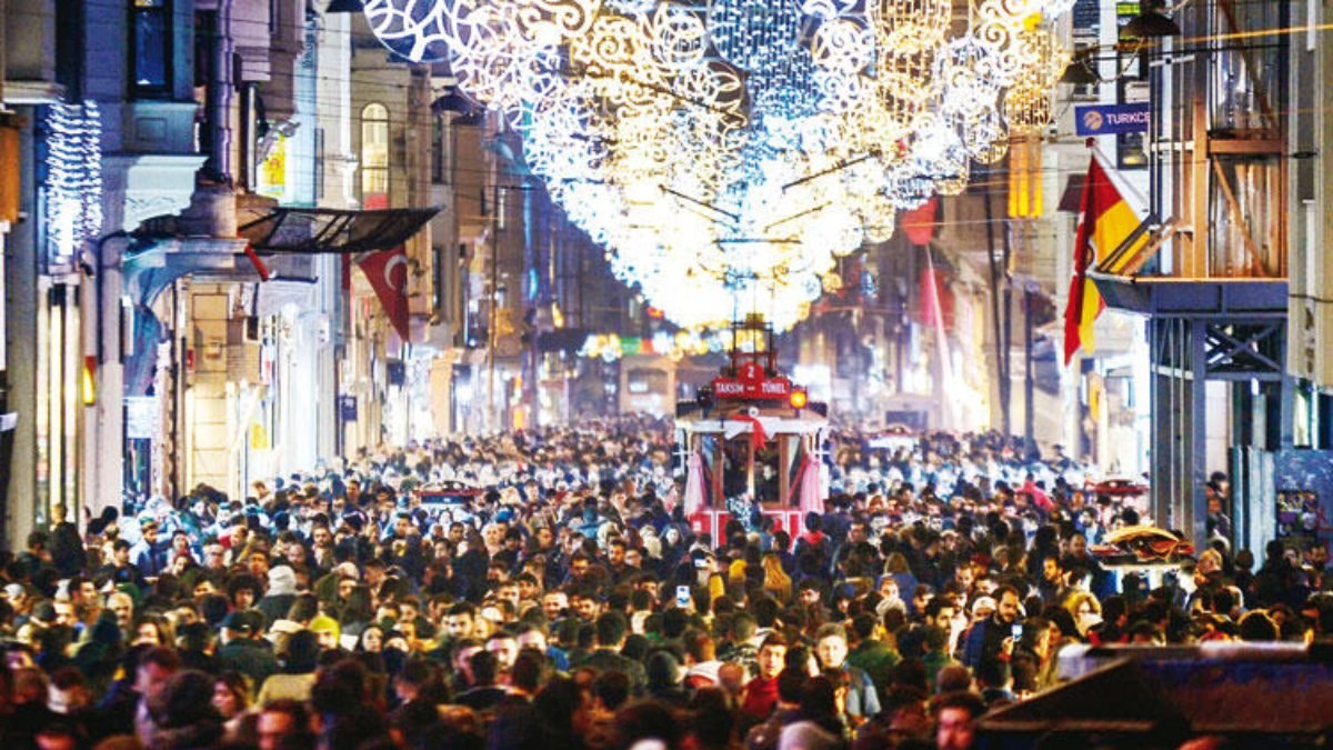 Yılbaşında sokağa çıkma yasağı var mı, kaç gün? Yılbaşında seyahat yasağı olacak mı?